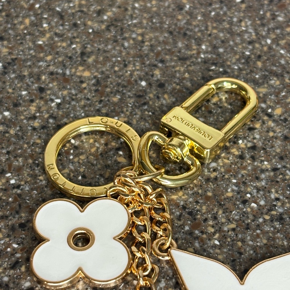 Louis Vuitton Gold and white Key Holder - Picture 3 of 3